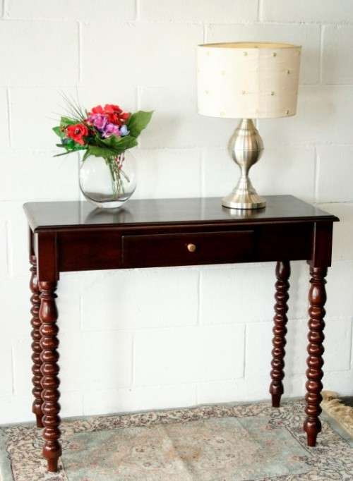 A beautiful and stylish single-drawer console/ hall table with gorgeous turned "bobbin" legs
