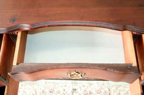 Exquisite vintage solid Imbuia ball & claw kidney-shape knee-hole dresser w/ folding mirrors RS17Bed
