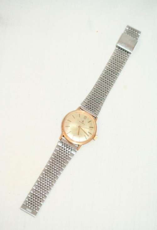 A superb vintage (1960's) gold plated gents Swiss made Buren wrist watch w/ a stainless steel strap