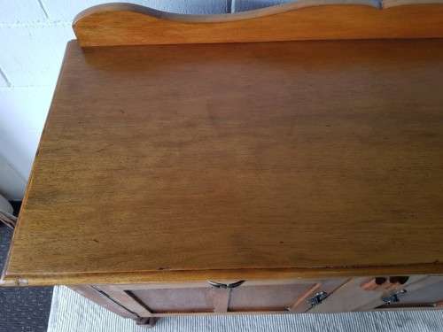 A stunning antique oak dresser/ bedroom stand with two drawers and two cupboards RS17Bed