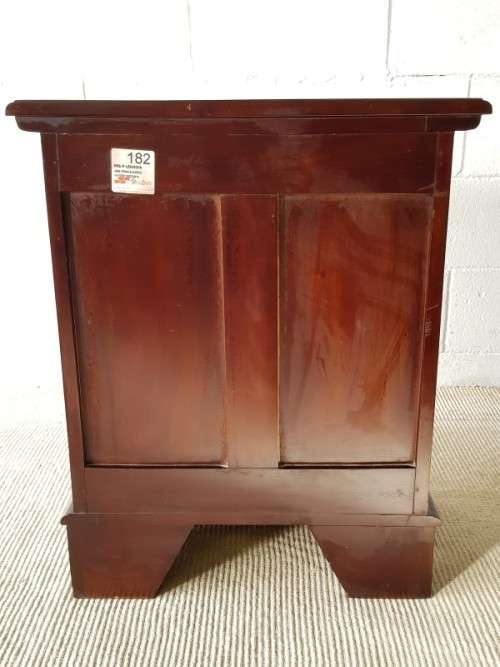 A wonderful Mahogany four-drawer pedestal/ chest of drawers with brass handles in good condition