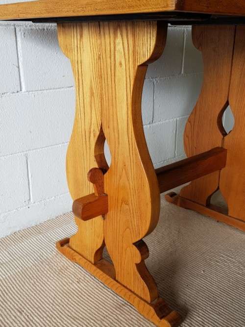 A well-made Oak coffee/ occasional table - perfect for a table lamp or a vase with flowers!
