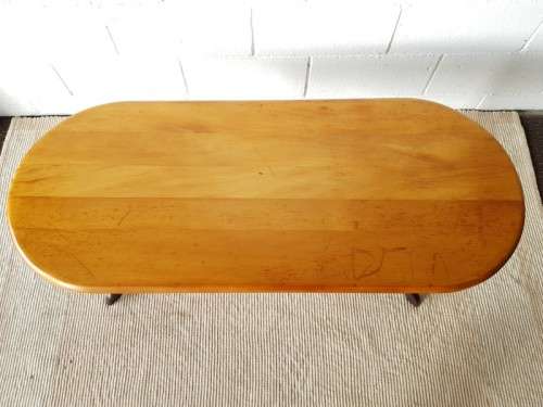 An awesome vintage Yellowwood and Imbuia center coffee table in good condition