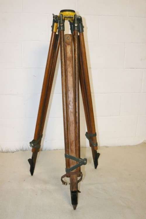 Fantastic vintage metal & wood surveyor tripod in great condition! Perfect to mount a light!!!