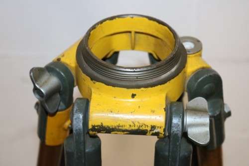 Fantastic vintage metal & wood surveyor tripod in great condition! Perfect to mount a light!!!