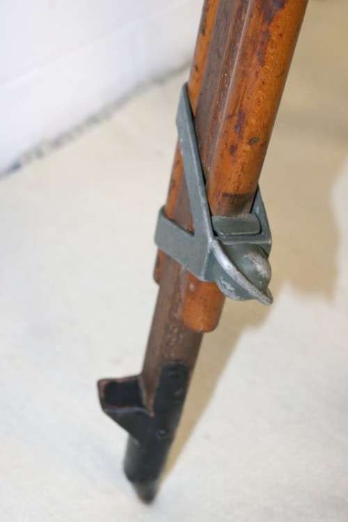 Fantastic vintage metal & wood surveyor tripod in great condition! Perfect to mount a light!!!
