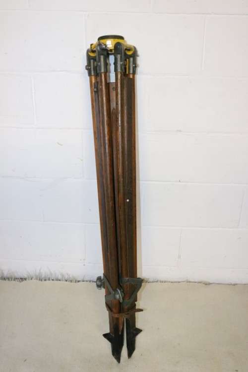 Fantastic vintage metal & wood surveyor tripod in great condition! Perfect to mount a light!!!
