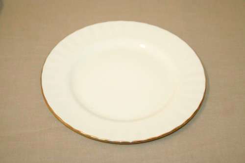 Stunning Royal Albert bone china Val Dór series trio incl the teacup, saucer & cake plate - RS17Sale