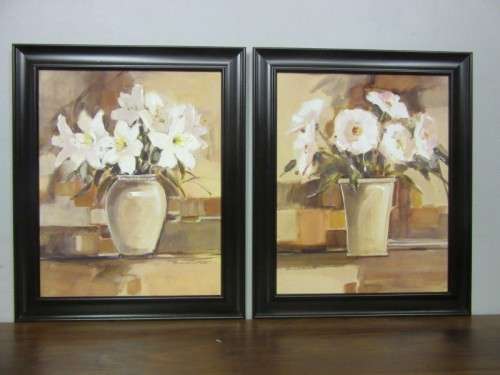 Two exquisite framed still life painting prints of vases w/ flowers in beautiful condition; RS17Sale