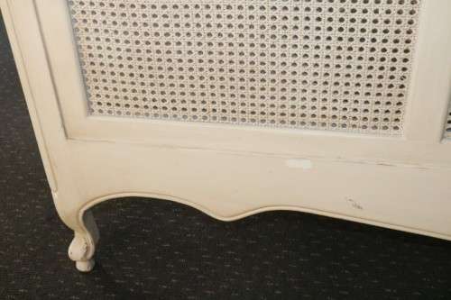 A magnificent "Block and Chisel" King-size bed set. frame, headboard, footboard and mattress!RS17Bed