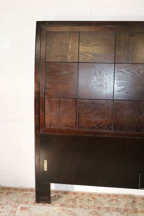 A stylish Oak finished wooden Queen Size headboard - amazing in a modern bedroom!RS17Bed