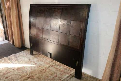 A stylish Oak finished wooden Queen Size headboard - amazing in a modern bedroom!RS17Bed