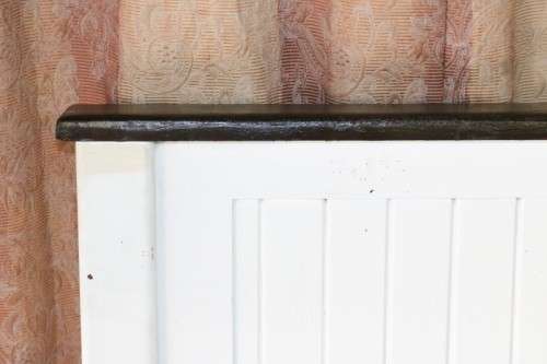 A lovely white painted wooden Queen Size bed headboard and footboard - stylish! - RS17Sale