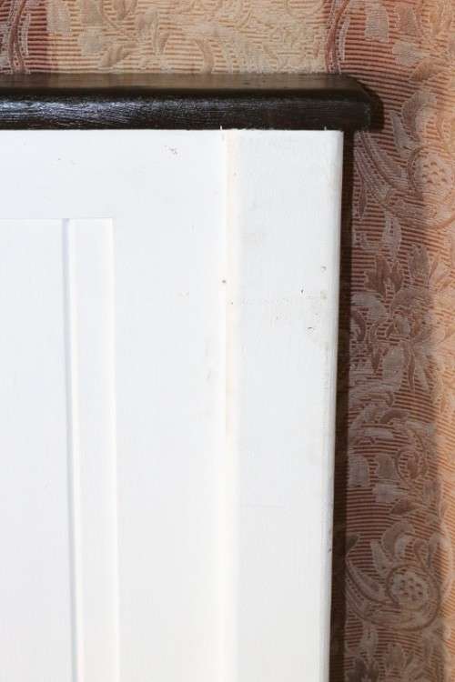 A lovely white painted wooden Queen Size bed headboard and footboard - stylish! - RS17Sale