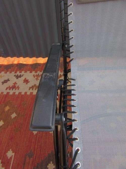 Five stunning metal and mesh reclining outdoor pool loungers in great condition - price/recliner