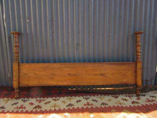 A superb antique Edwardian cognac oak "King-size" spindle headboard and footboard set RS17Bed