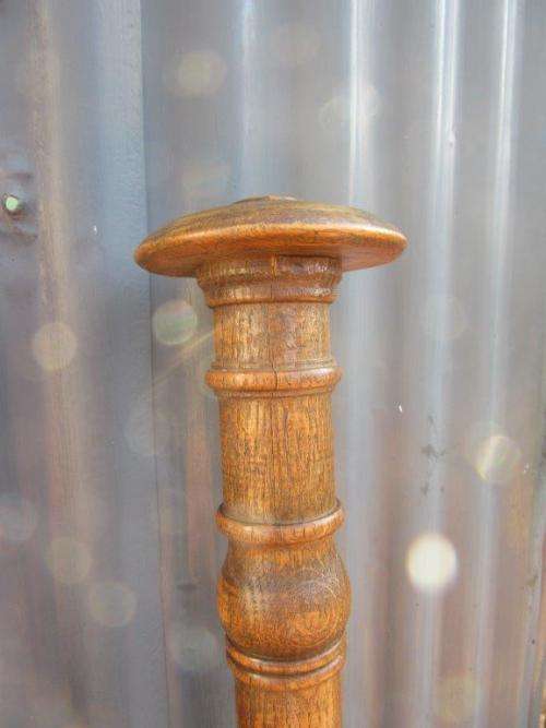A superb antique Edwardian cognac oak "King-size" spindle headboard and footboard set RS17Bed
