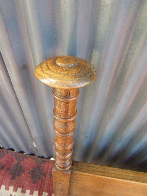 A superb antique Edwardian cognac oak "King-size" spindle headboard and footboard set RS17Bed