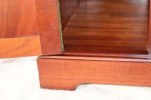 Stunning Mahogany mini bar cabinet with a shelf inside - perfect for a guest bedroom! RS17Bed