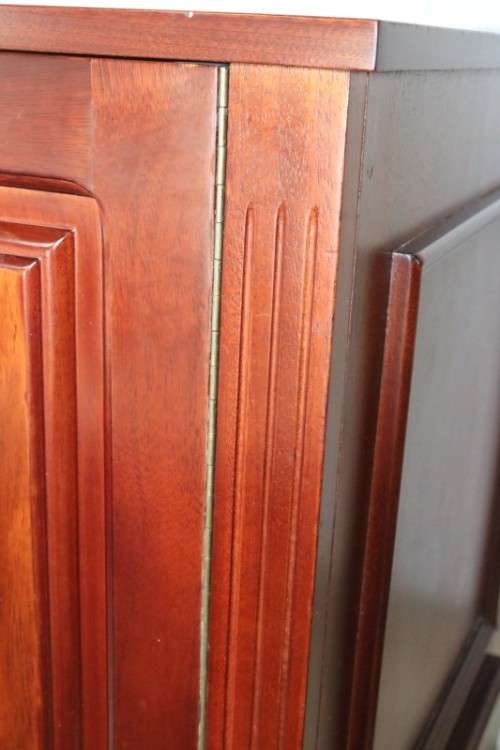 Stunning Mahogany mini bar cabinet with a shelf inside - perfect for a guest bedroom! RS17Bed