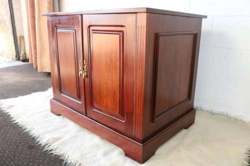 Stunning Mahogany mini bar cabinet with a shelf inside - perfect for a guest bedroom! RS17Bed