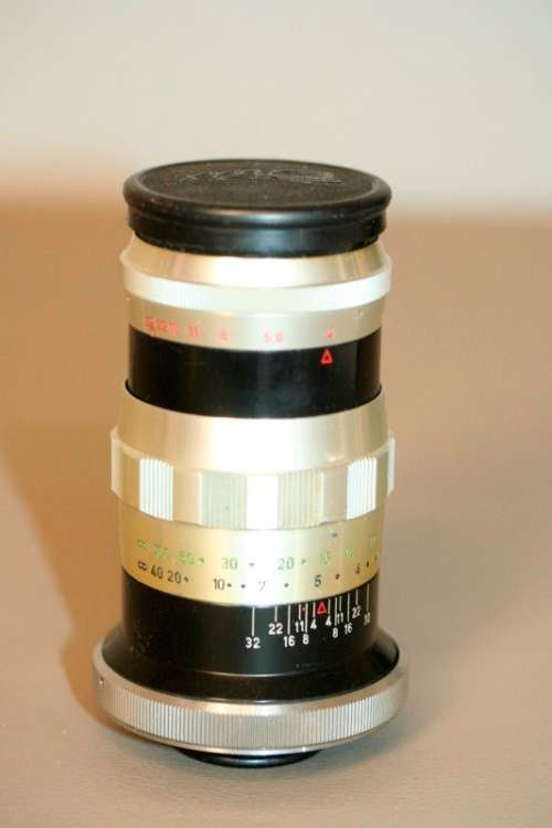 A superb vintage German made "Schneider-Kreuznach" Tele-Xenar 1:4/135mm (Diax b) camera lens