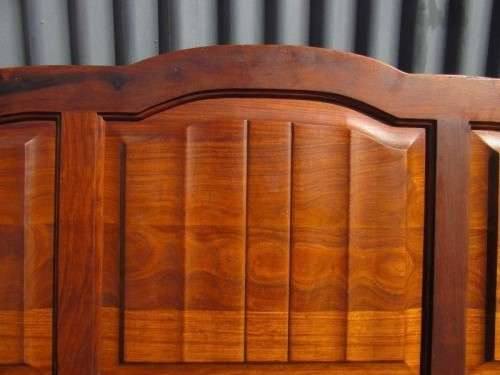 A beautiful vintage three-panel solid Imbuia double bed headboard and footboard set - RS17Bed