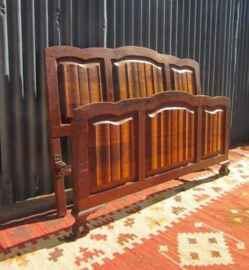A beautiful vintage three-panel solid Imbuia double bed headboard and footboard set - RS17Bed