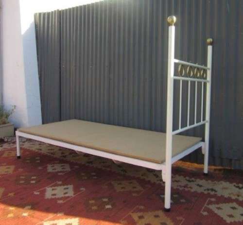 A wonderful (white) metal single bed (headboard and base combination) bed set - RS17Bed