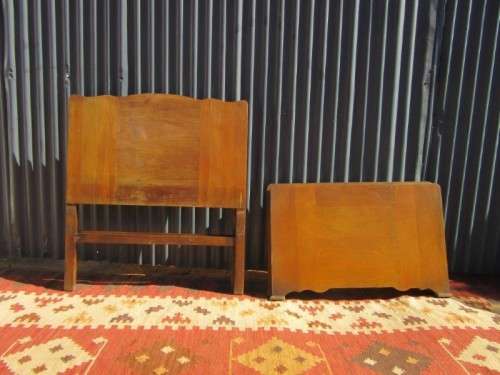 Two vintage Art  Deco oak single beds incl. headboards, footboards, bases & mattresses - RS17Bed