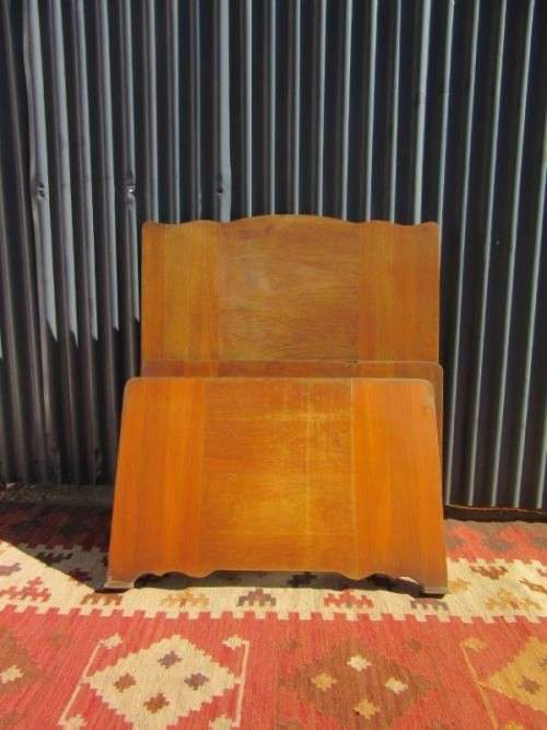Two vintage Art  Deco oak single beds incl. headboards, footboards, bases & mattresses - RS17Bed