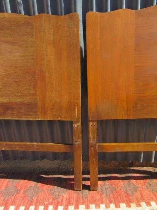 Two vintage Art  Deco oak single beds incl. headboards, footboards, bases & mattresses - RS17Bed