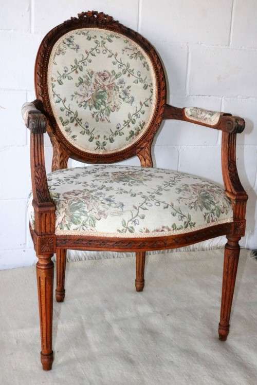 Magnificent antique Louis XIV solid Oak Fauteuil upholstered arm chair with intricate hand carving!