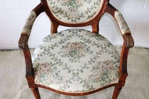 Magnificent antique Louis XIV solid Oak Fauteuil upholstered arm chair with intricate hand carving!