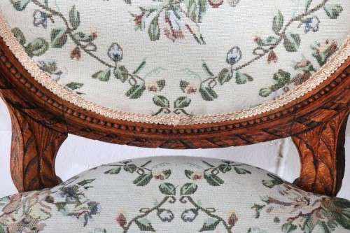 Magnificent antique Louis XIV solid Oak Fauteuil upholstered arm chair with intricate hand carving!