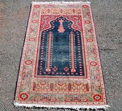 A wonderful vintage traditional Turkish "Panderma" (Bandirma) prayer carpet/ rug w/ stunning detail