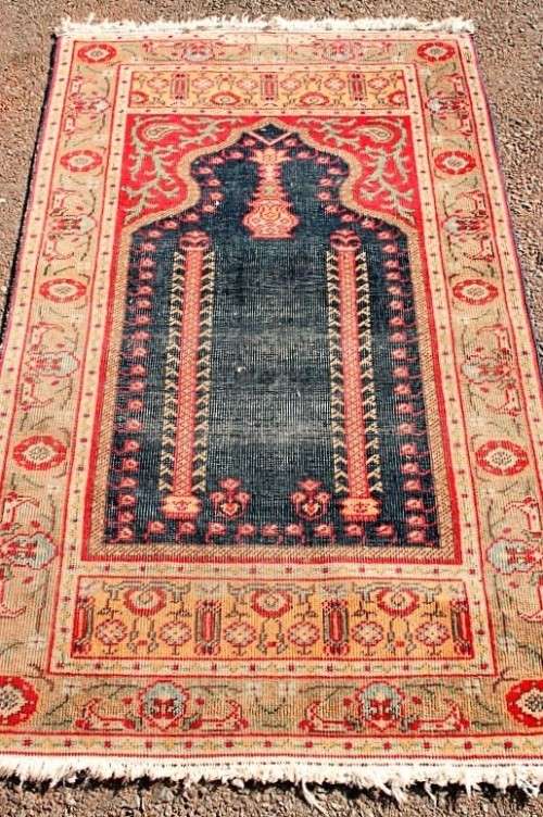 A wonderful vintage traditional Turkish "Panderma" (Bandirma) prayer carpet/ rug w/ stunning detail