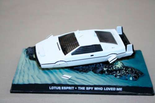 An awesome James Bond 007 "Lotus Esprit" die cast model car from the movie "The spy who loved me"