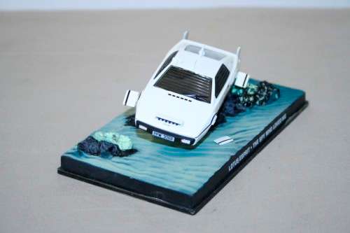 An awesome James Bond 007 "Lotus Esprit" die cast model car from the movie "The spy who loved me"