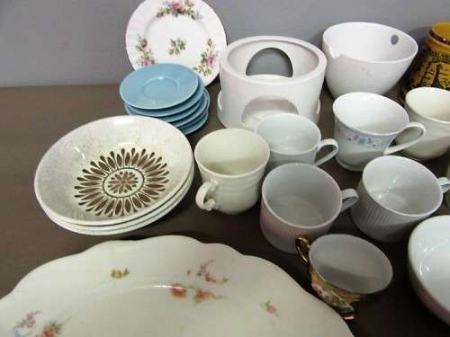 "Job Lot" An awesome collection of assorted porcelain and ceramic ware Incl. Royal Albert; RS17Sale