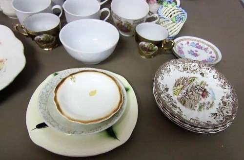 "Job Lot" An awesome collection of assorted porcelain and ceramic ware Incl. Royal Albert; RS17Sale