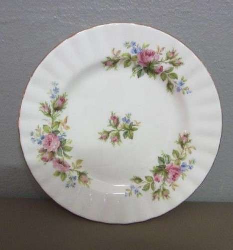 "Job Lot" An awesome collection of assorted porcelain and ceramic ware Incl. Royal Albert; RS17Sale