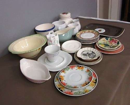"Job Lot" An wonderful collection of mixed porcelain & ceramic ware Incl. Villeroy & Boch; RS17Sale