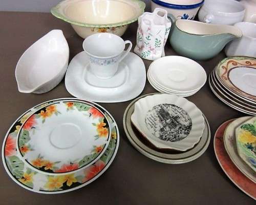 "Job Lot" An wonderful collection of mixed porcelain & ceramic ware Incl. Villeroy & Boch; RS17Sale
