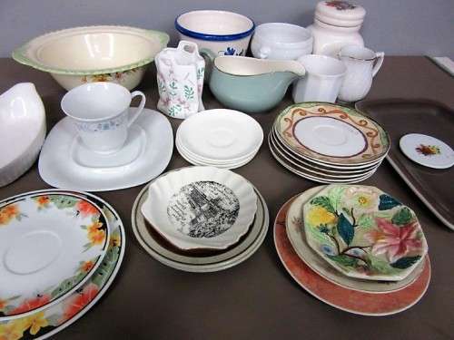 "Job Lot" An wonderful collection of mixed porcelain & ceramic ware Incl. Villeroy & Boch; RS17Sale