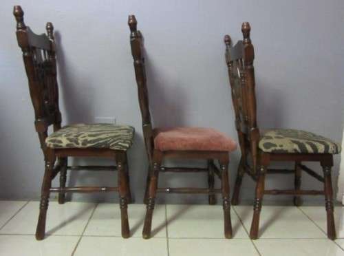 3x Wonderful dining/ occasional chairs w/ carved detailing in great condition - bid/chair - RS17Sale
