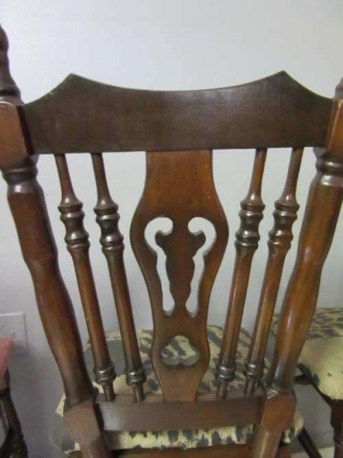 3x Wonderful dining/ occasional chairs w/ carved detailing in great condition - bid/chair - RS17Sale
