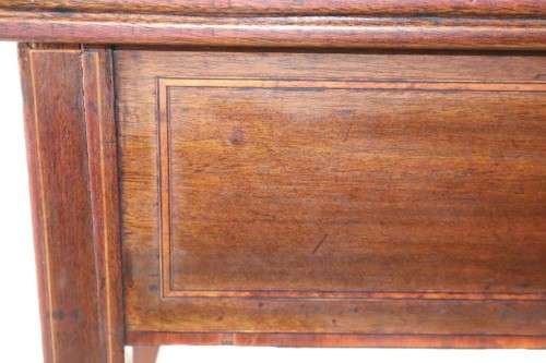 A wonderful vintage Mahogany occasional coffee table with wooden inlay detailing - lovely