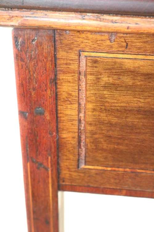 A wonderful vintage Mahogany occasional coffee table with wooden inlay detailing - lovely