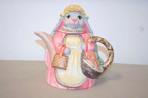 An awesome vintage hand painted "character" grandmother mouse ornamental ceramic teapot